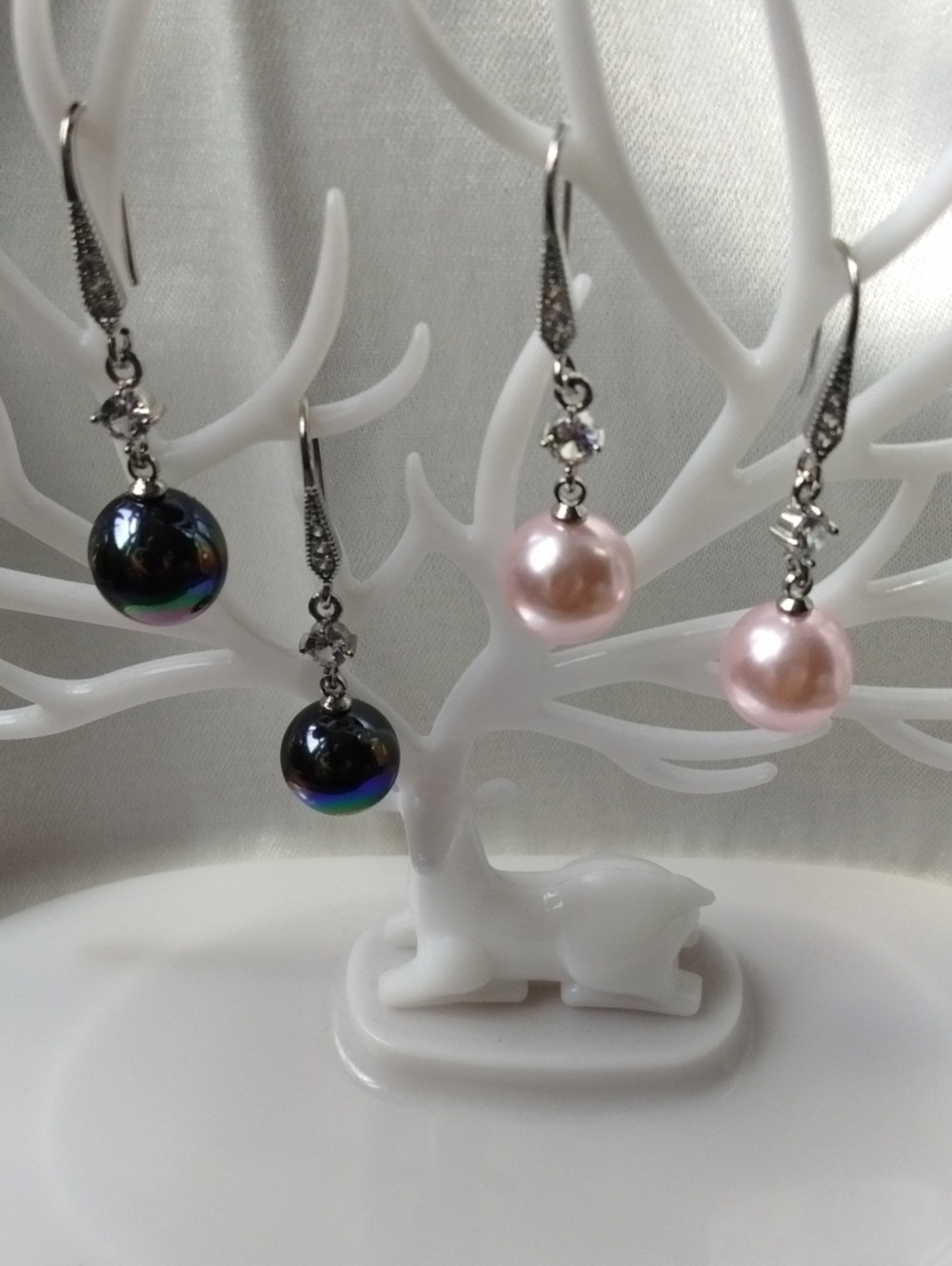 Elegant Pearl Drop Earrings – Pink and Peacock